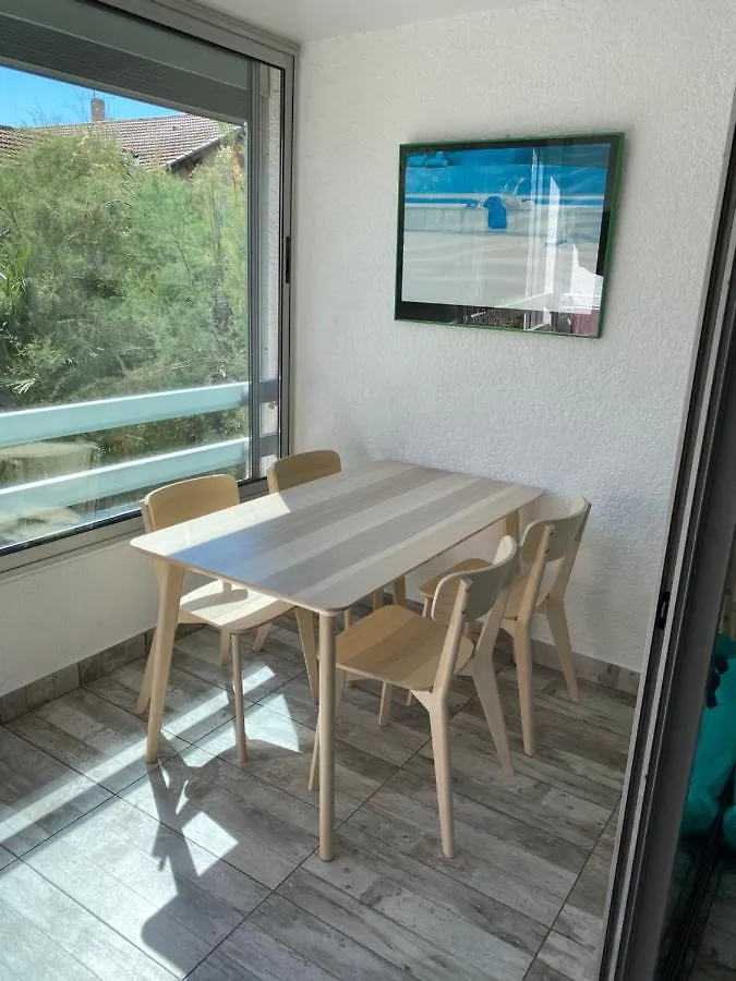 Spacieux Studio Sur Le Port De Hyeres Apartment