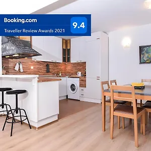  Appartamento Eleganto - Two Bedroom, Central, Stylish Bulgaria